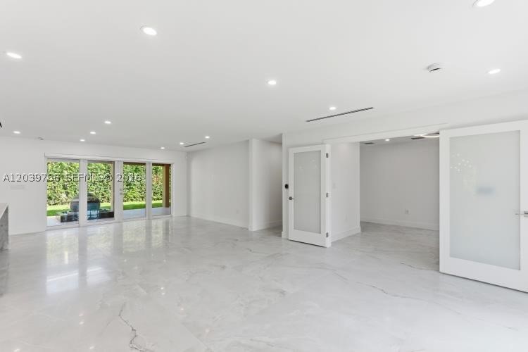 BAY HEIGHTS - Residential