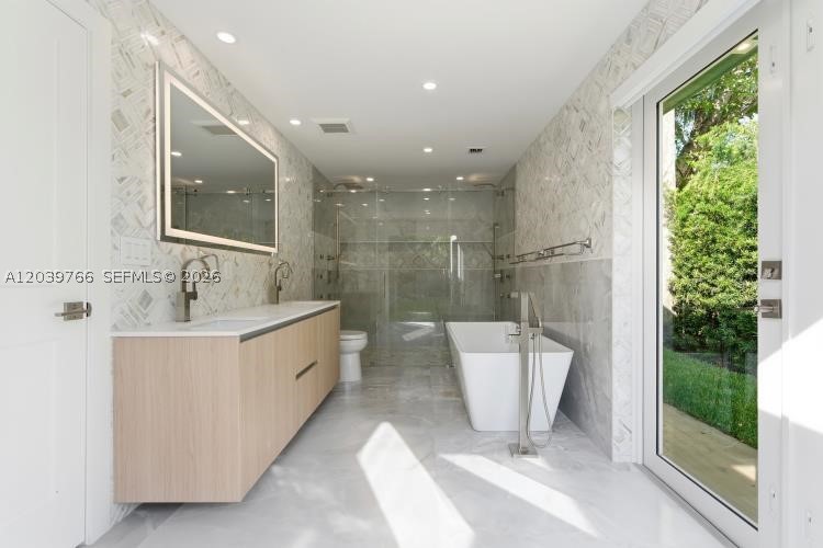 BAY HEIGHTS - Residential