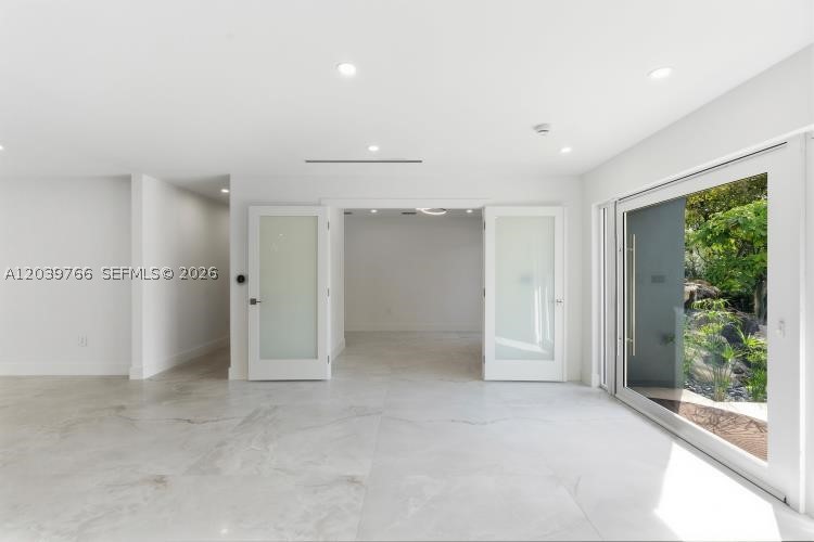 BAY HEIGHTS - Residential