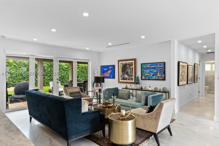 BAY HEIGHTS - Residential