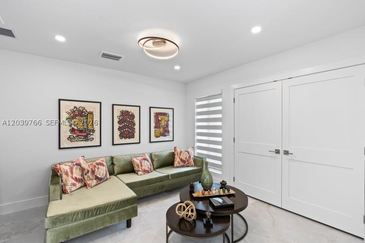 BAY HEIGHTS - Residential