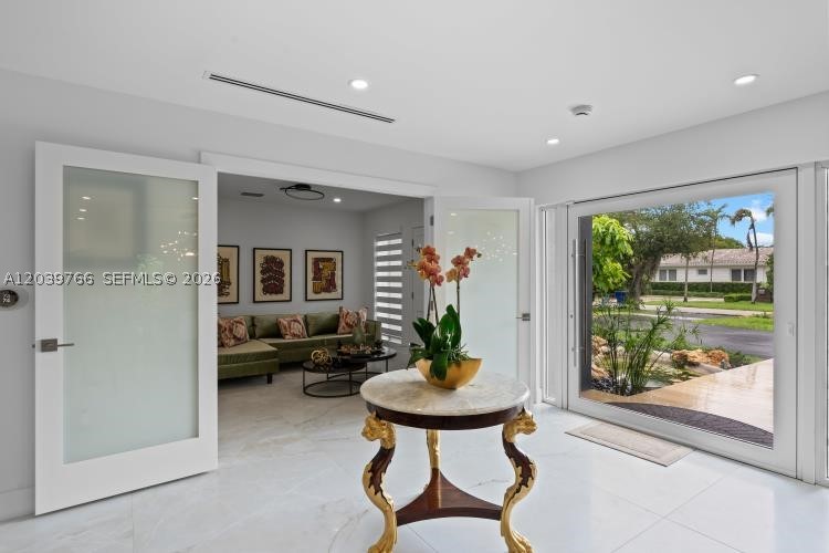 BAY HEIGHTS - Residential