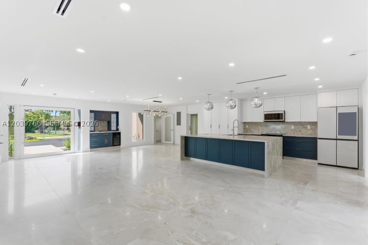 BAY HEIGHTS - Residential
