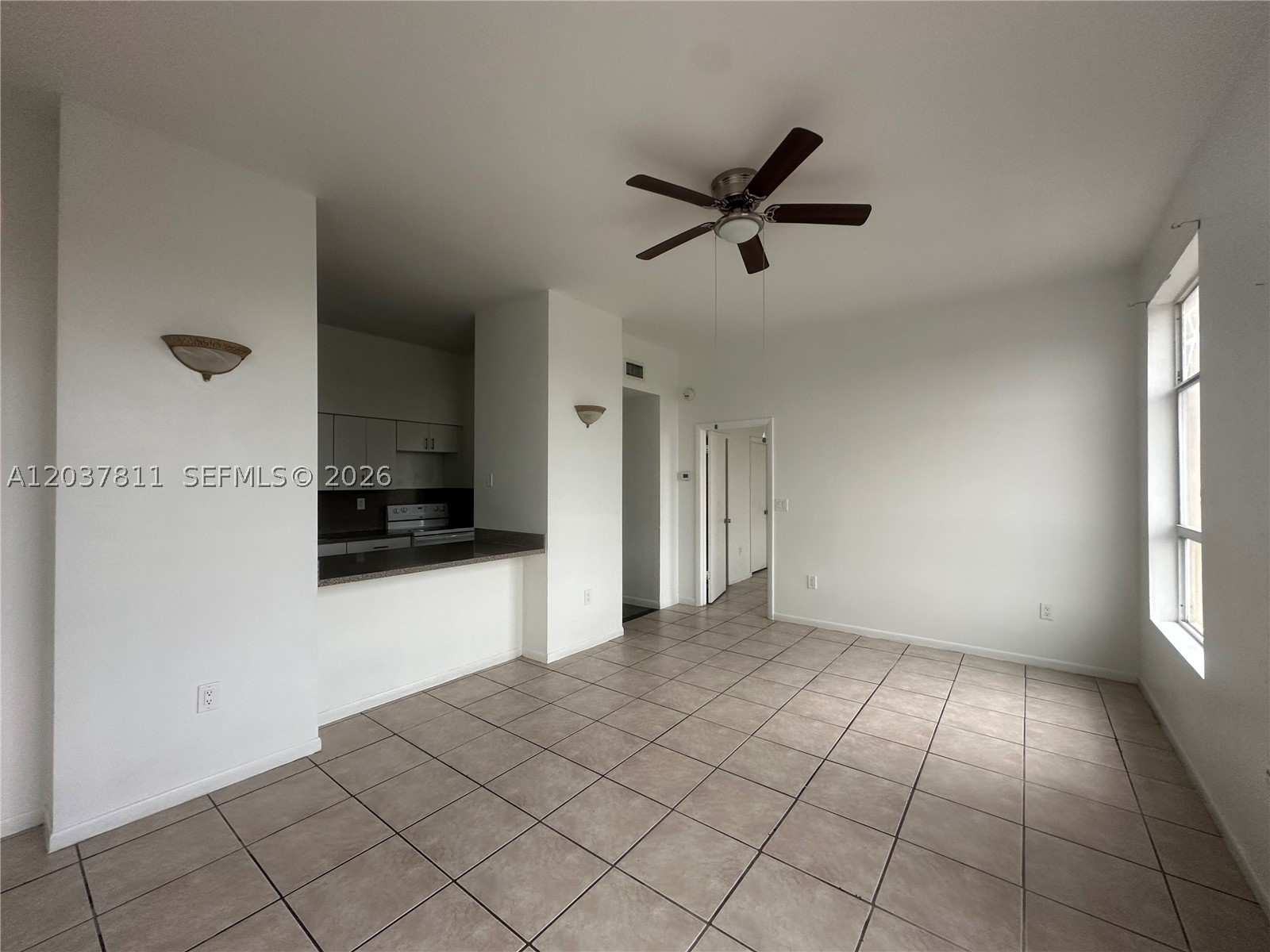 ROYAL PALMS CONDO - Residential Lease