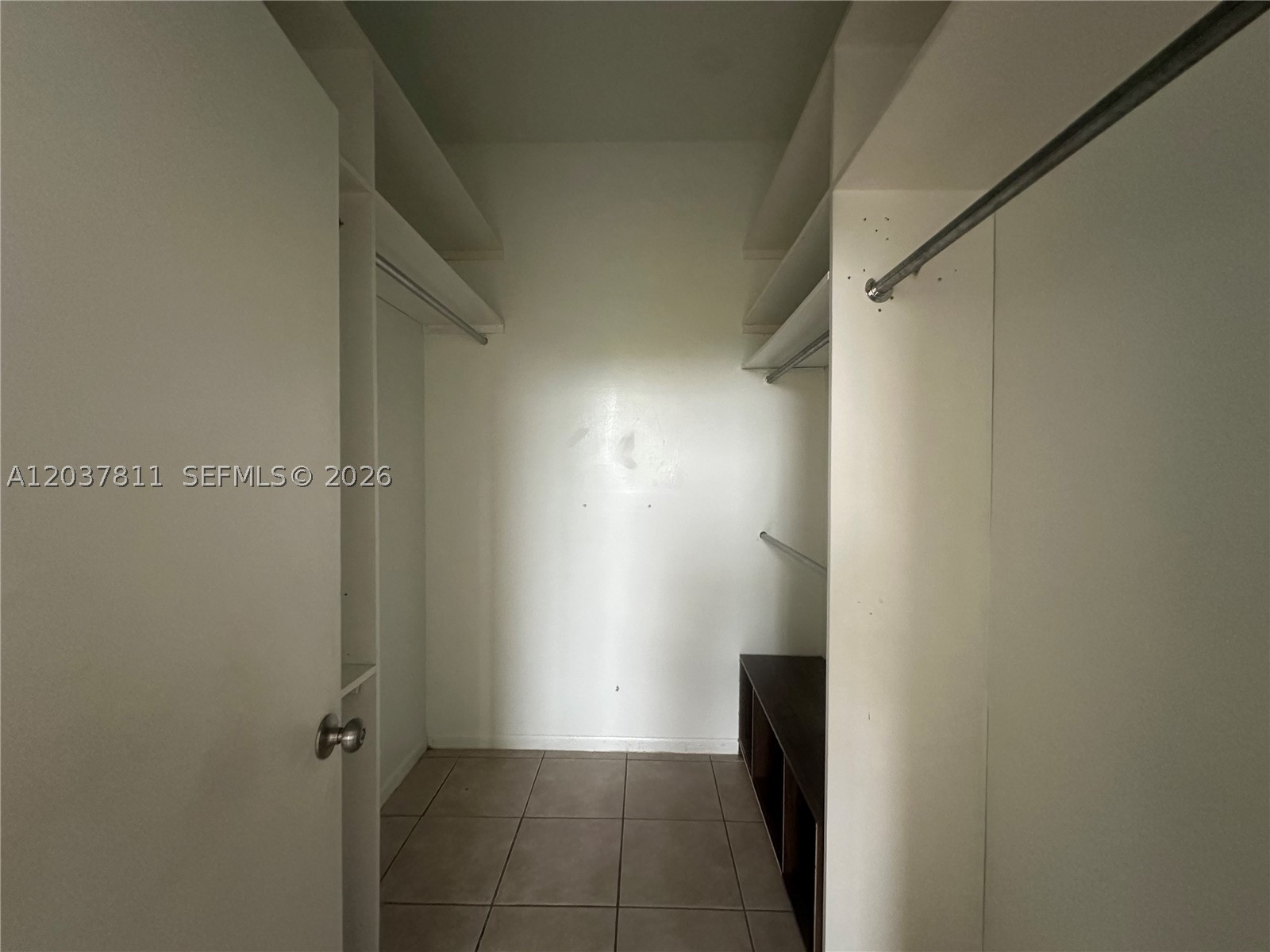 ROYAL PALMS CONDO - Residential Lease