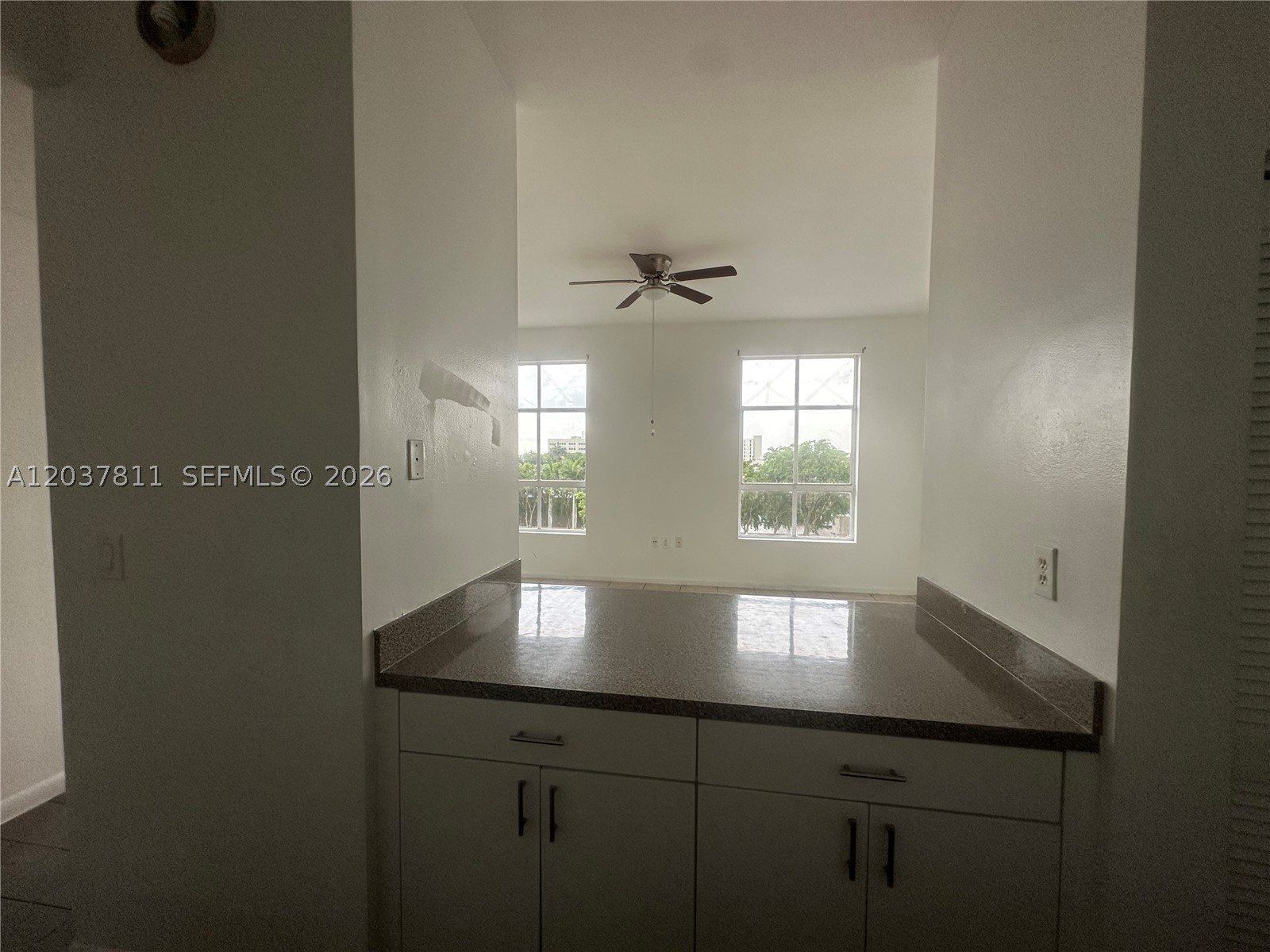 ROYAL PALMS CONDO - Residential Lease