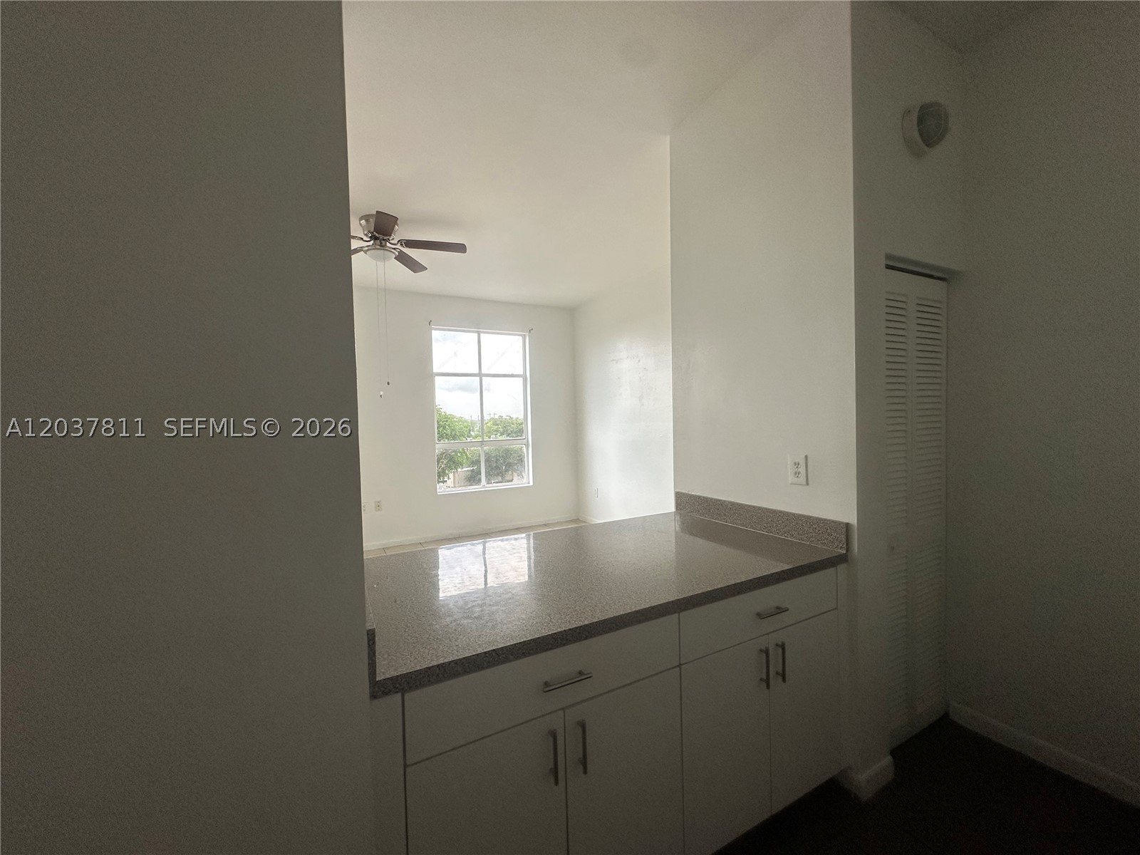 ROYAL PALMS CONDO - Residential Lease