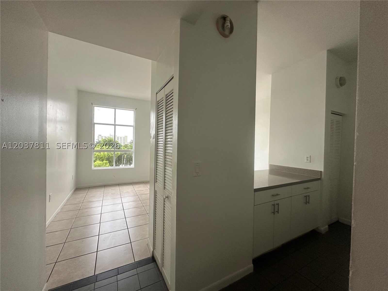 ROYAL PALMS CONDO - Residential Lease