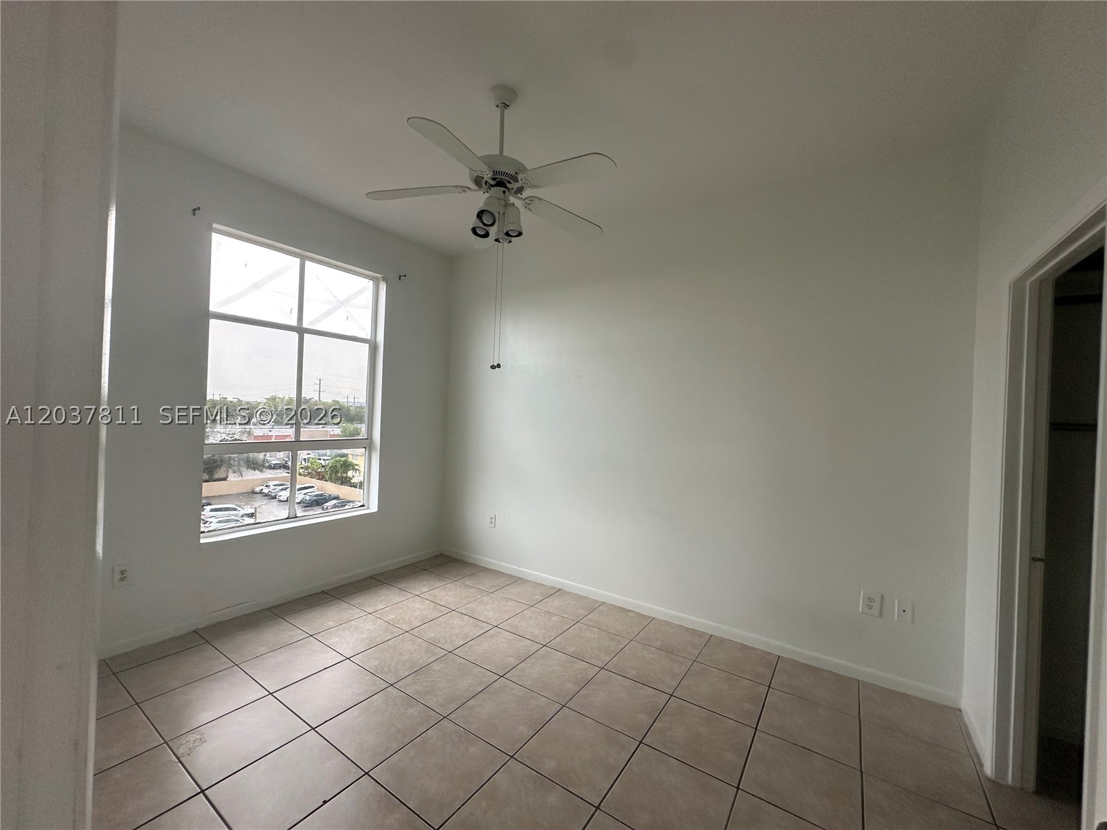 ROYAL PALMS CONDO - Residential Lease