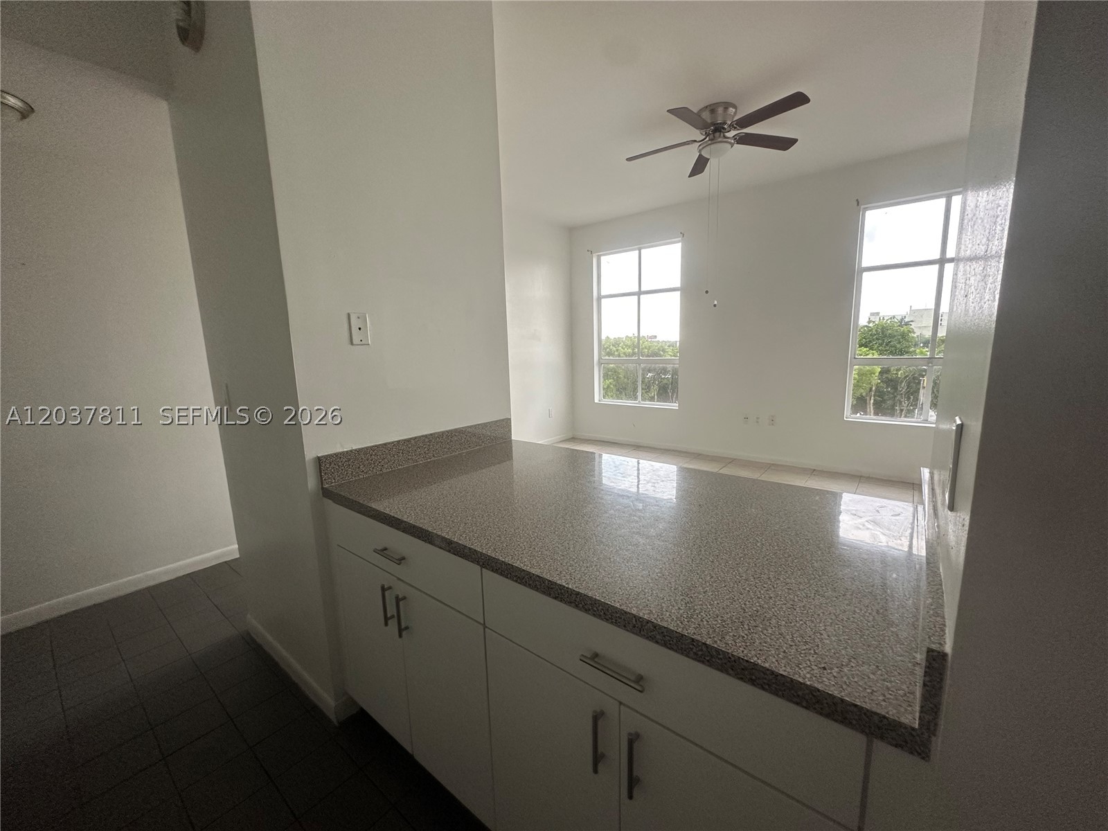 ROYAL PALMS CONDO - Residential Lease