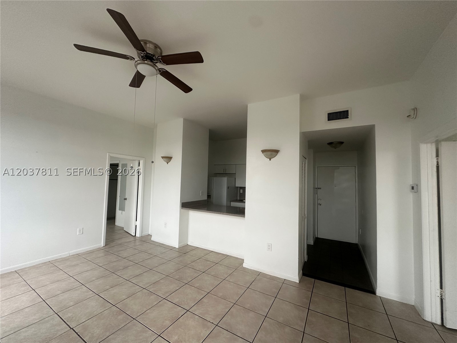 ROYAL PALMS CONDO - Residential Lease