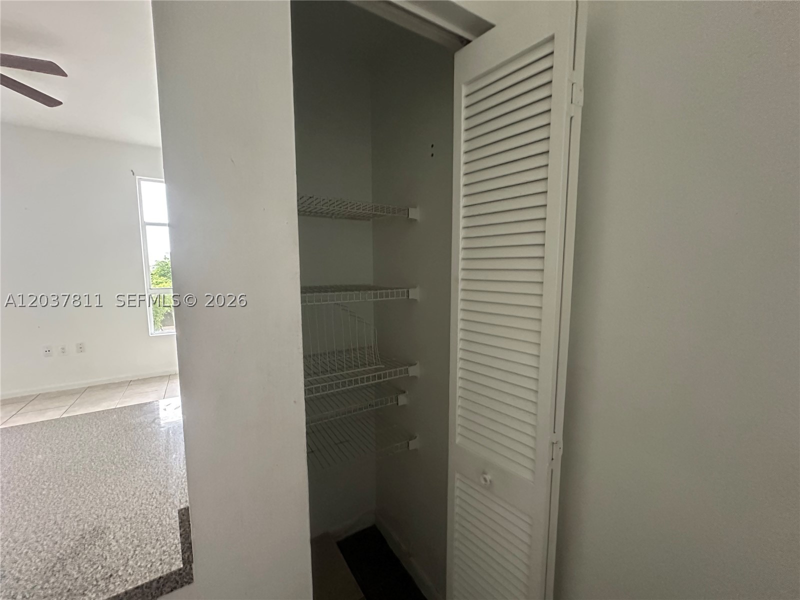 ROYAL PALMS CONDO - Residential Lease