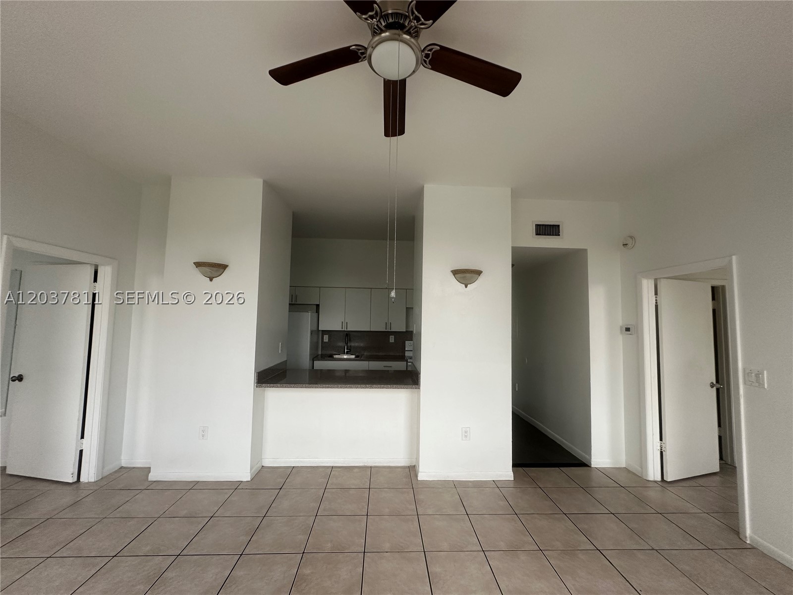 ROYAL PALMS CONDO - Residential Lease