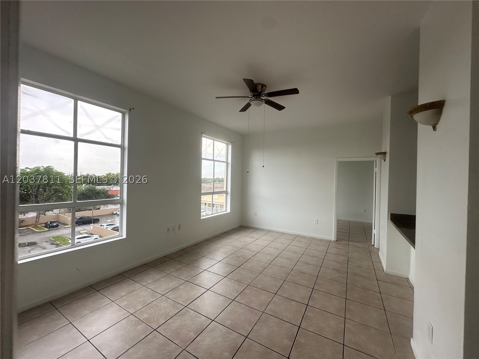 ROYAL PALMS CONDO - Residential Lease