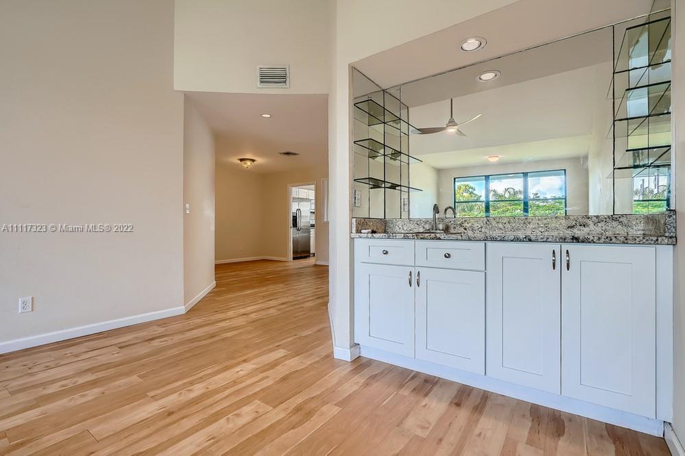 Hansons Landing Condo - Residential