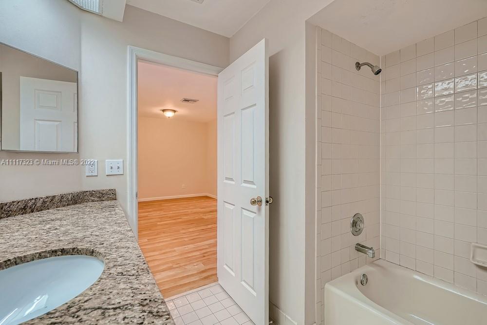 Hansons Landing Condo - Residential