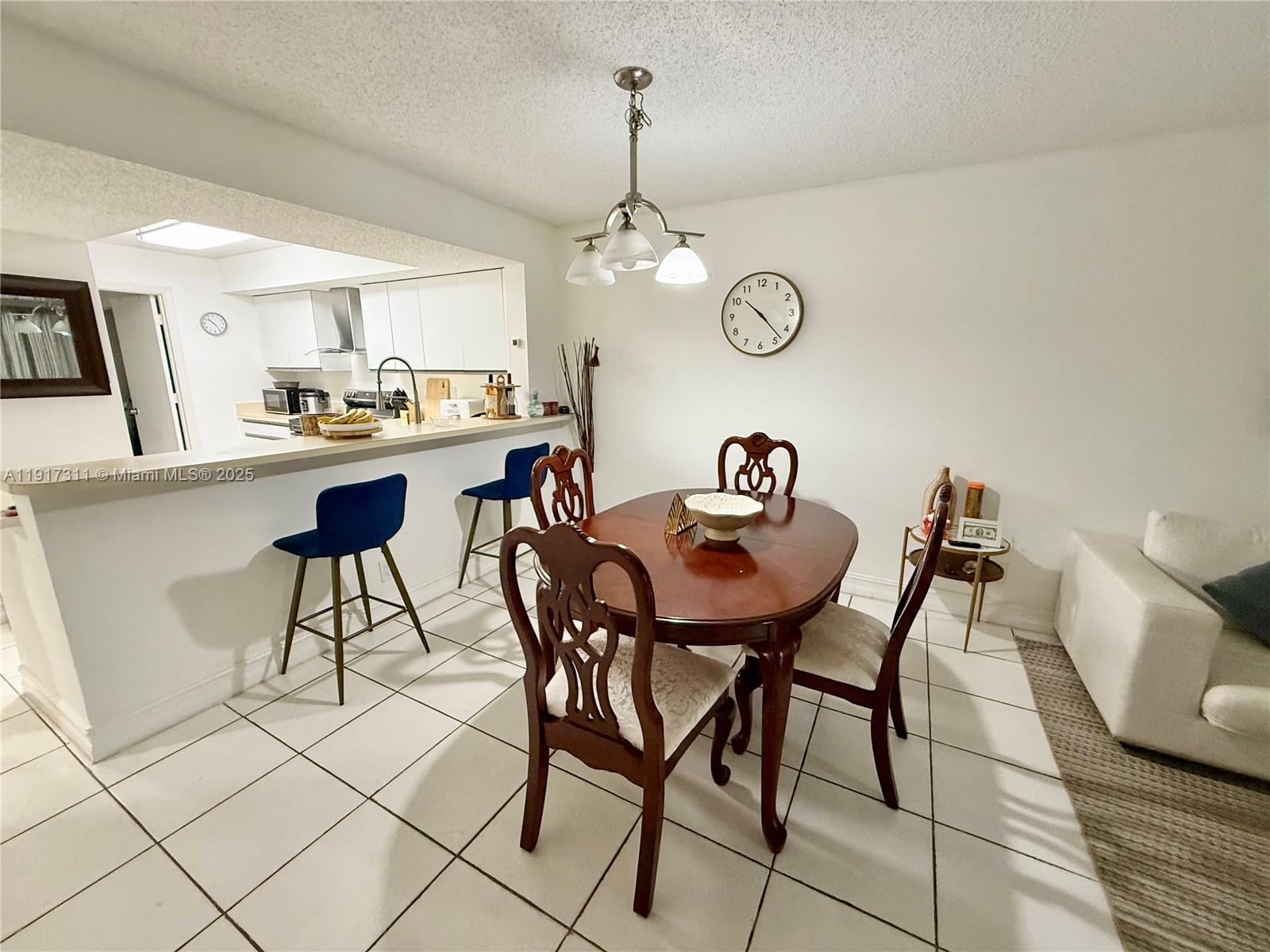 CORAL SPRINGS ESTATE TOWN - Residential