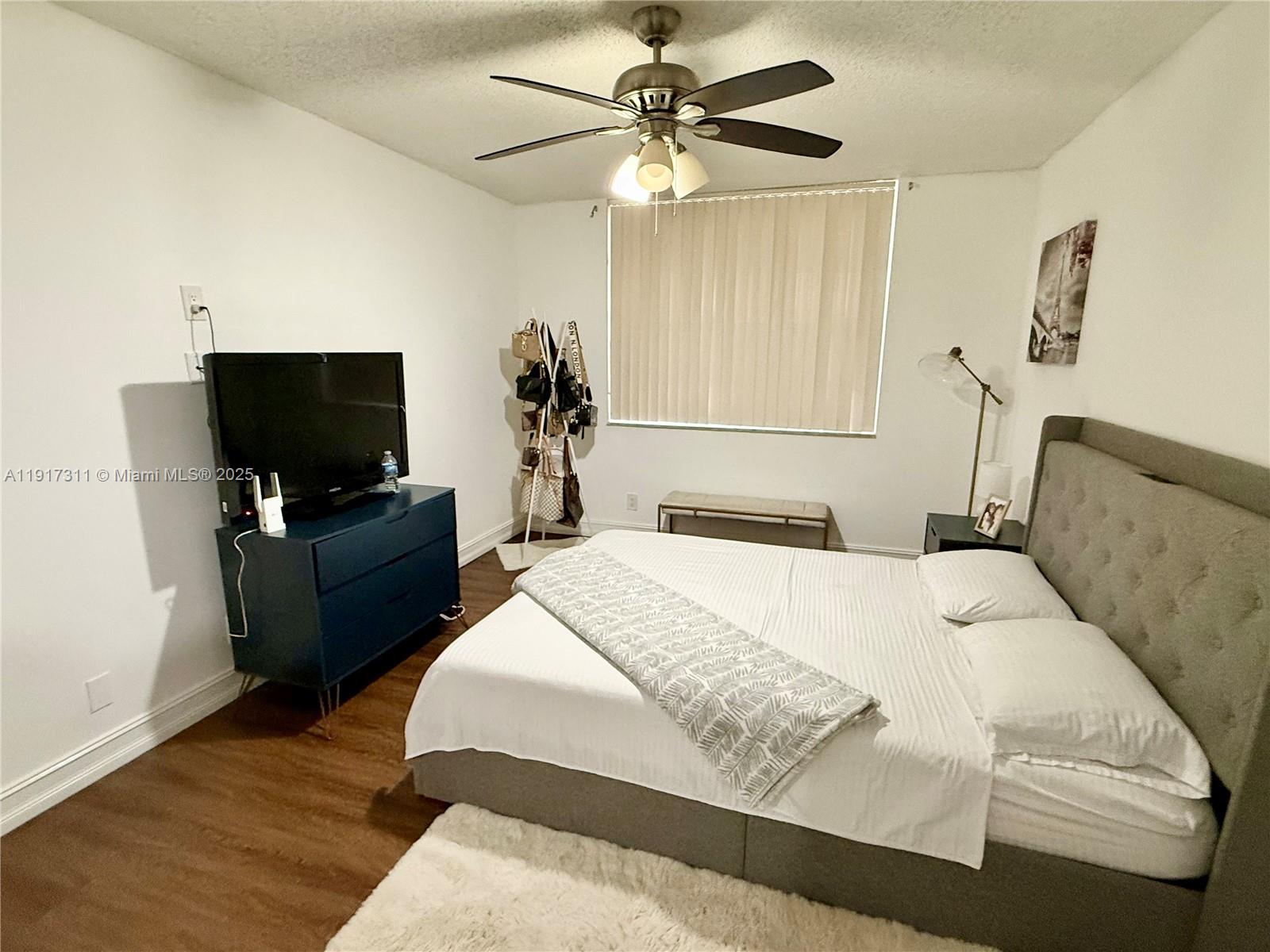 CORAL SPRINGS ESTATE TOWN - Residential