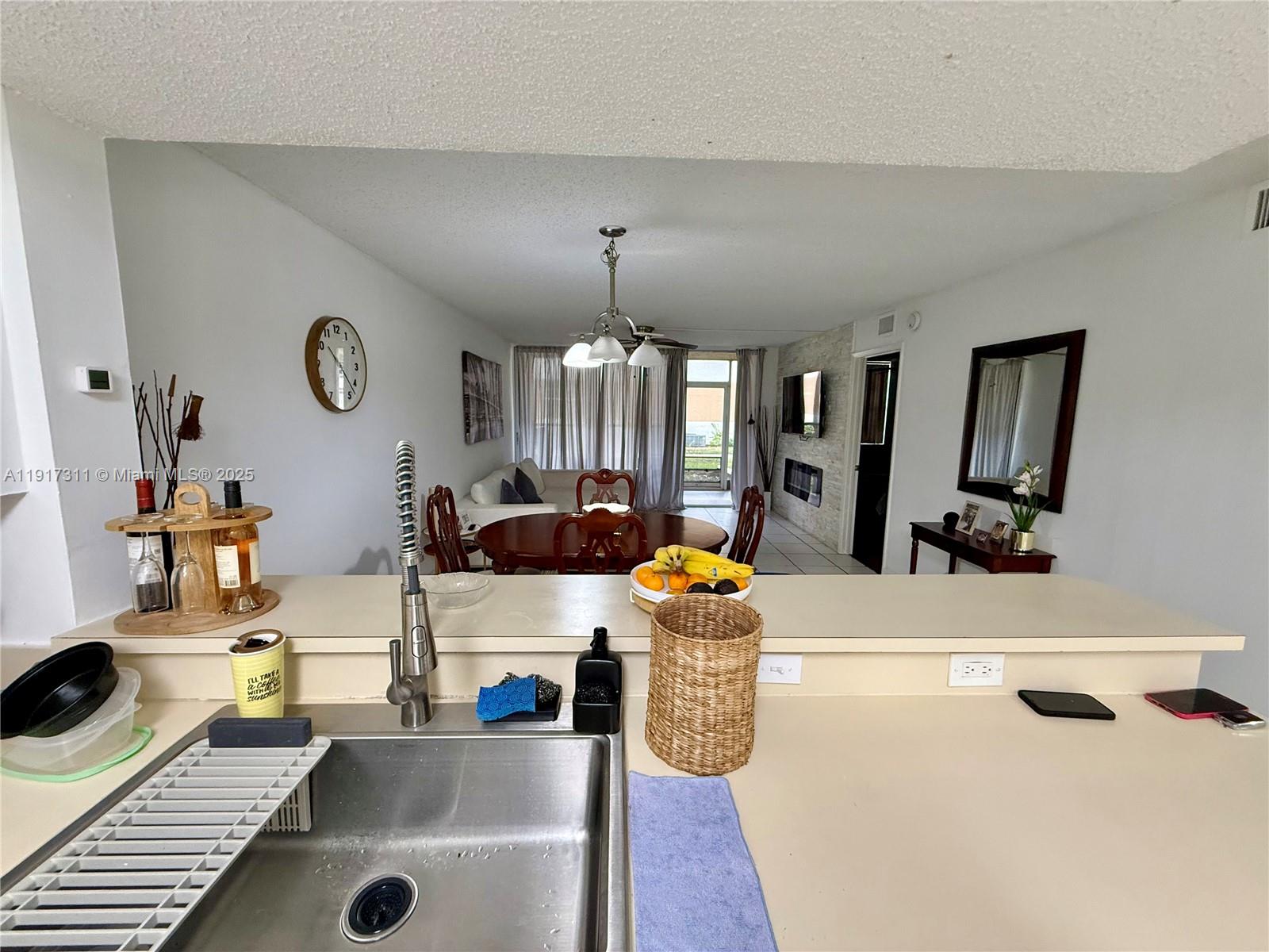 CORAL SPRINGS ESTATE TOWN - Residential