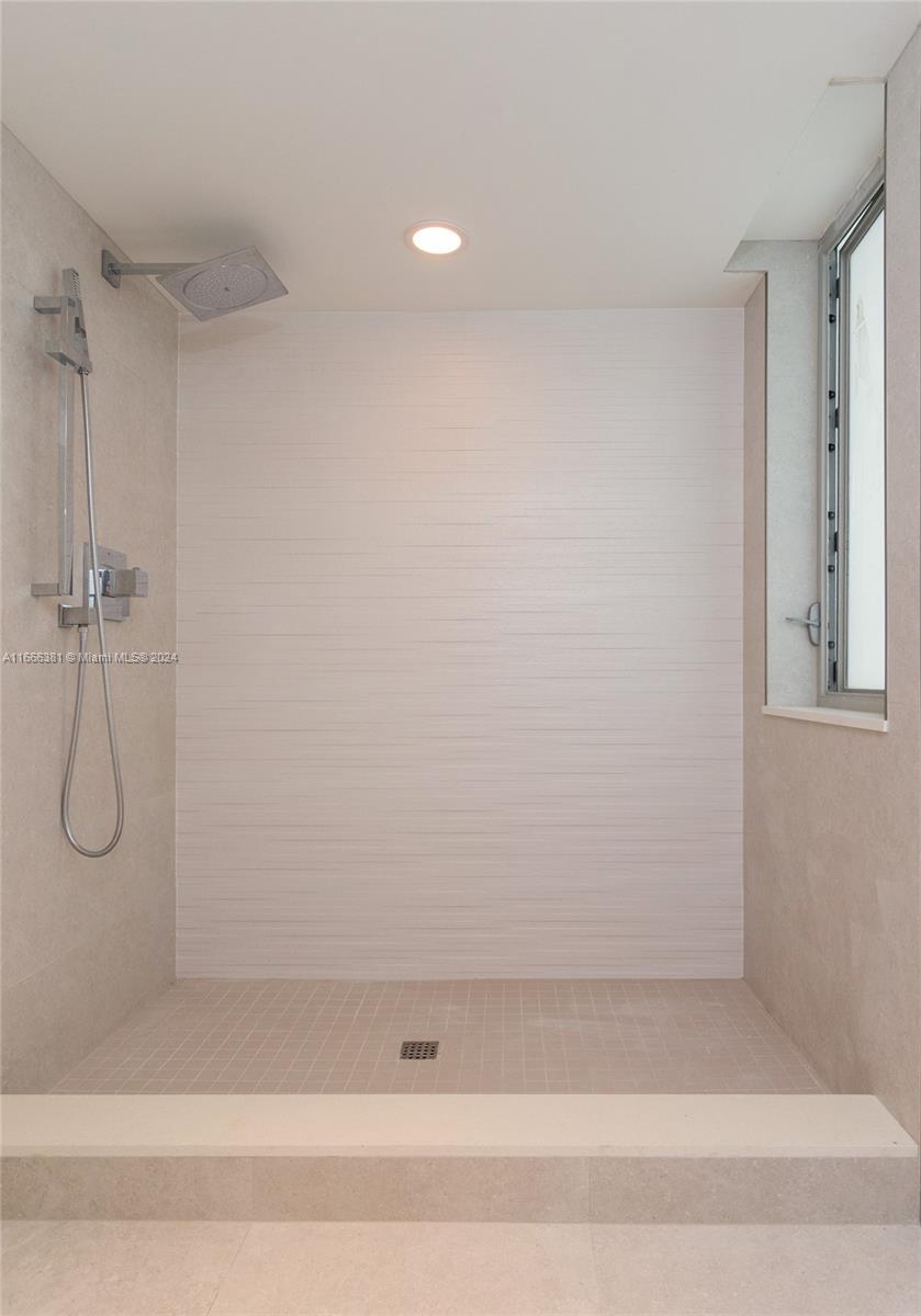 BAY HARBOR ONE CONDO - Residential Lease