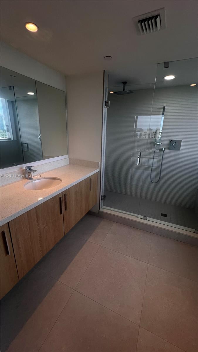 BAY HARBOR ONE CONDO - Residential Lease