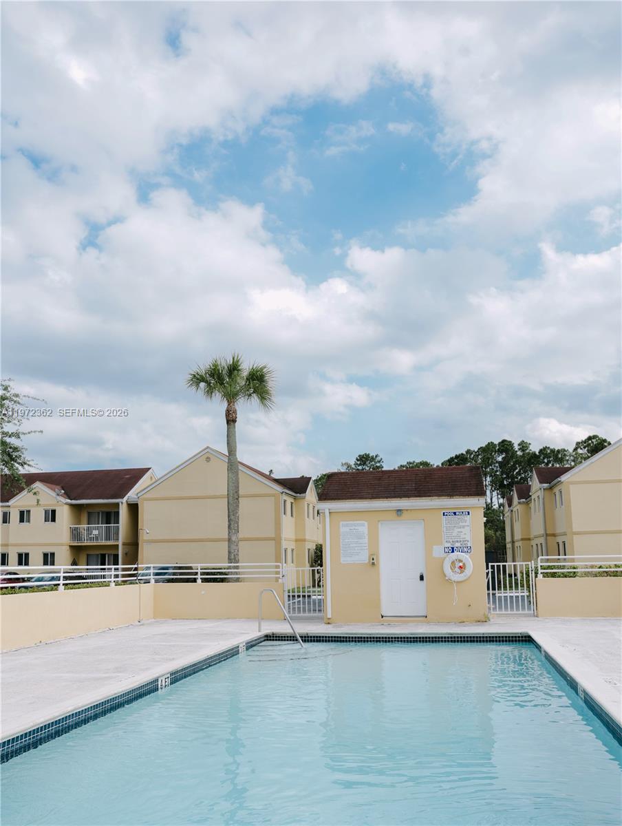 WILLOW WALK OF KENDALL CO - Residential
