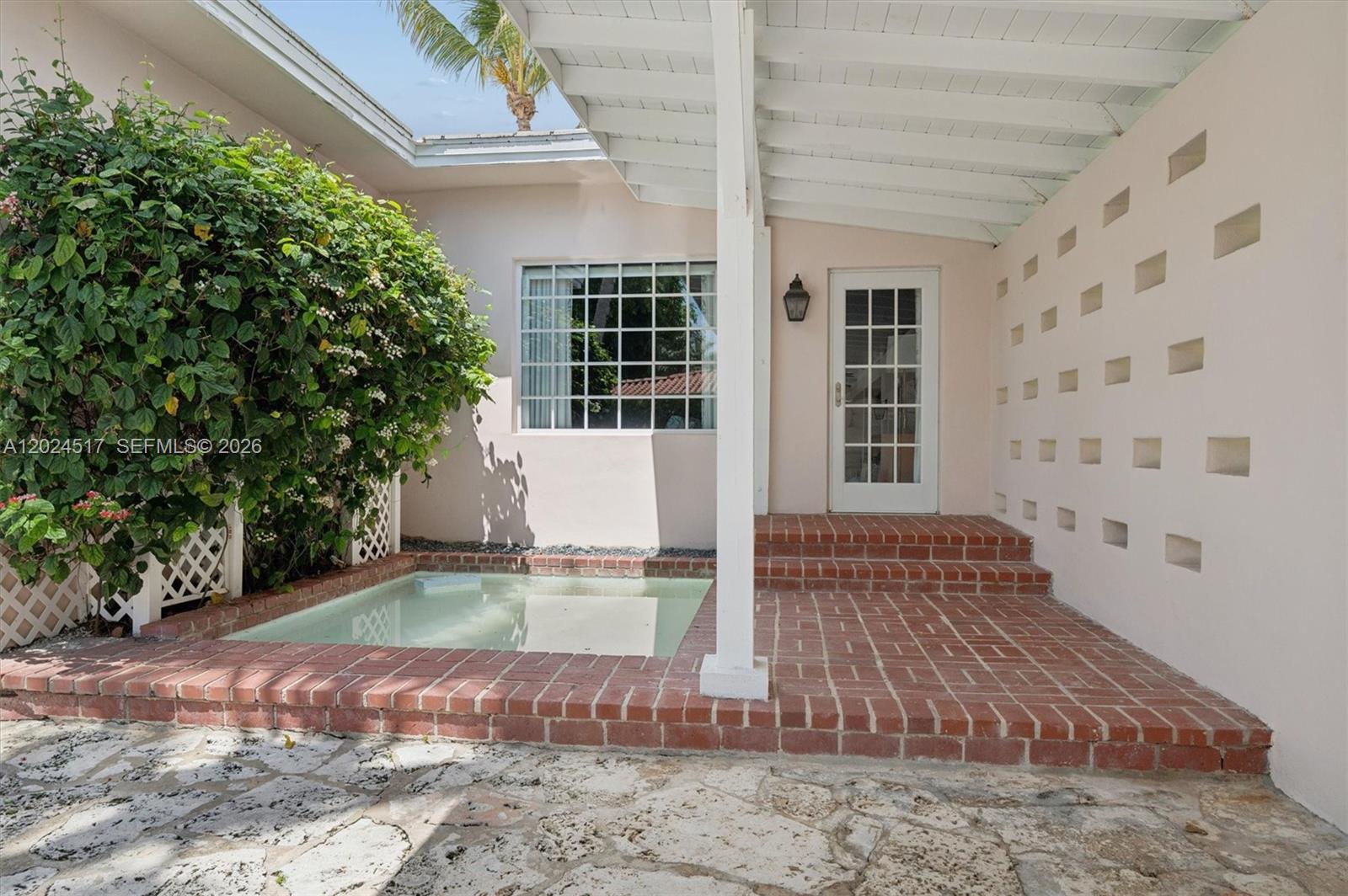 EARLETON SHORES - Residential