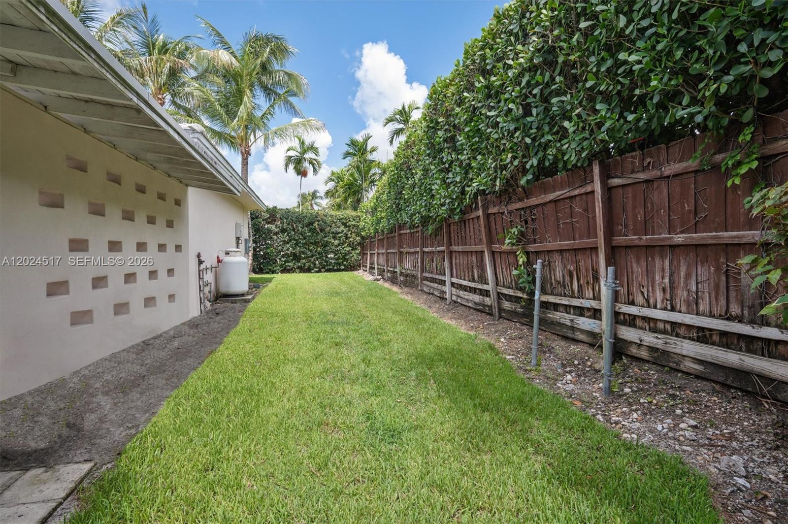 EARLETON SHORES - Residential