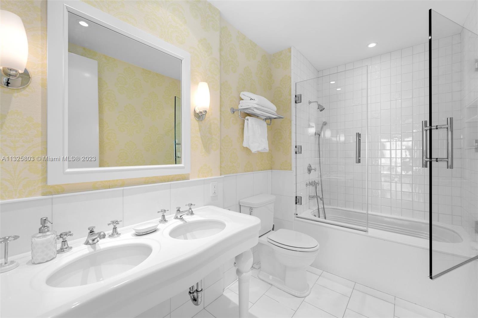 GROVENOR HOUSE CONDO - Residential
