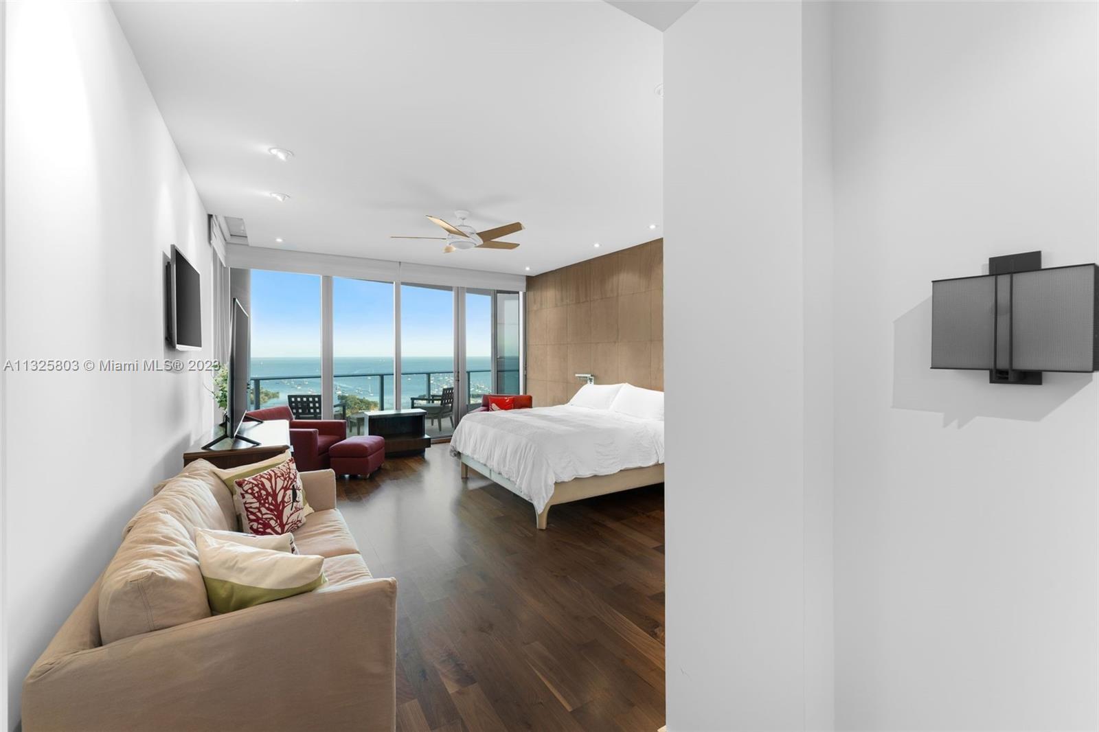 GROVENOR HOUSE CONDO - Residential