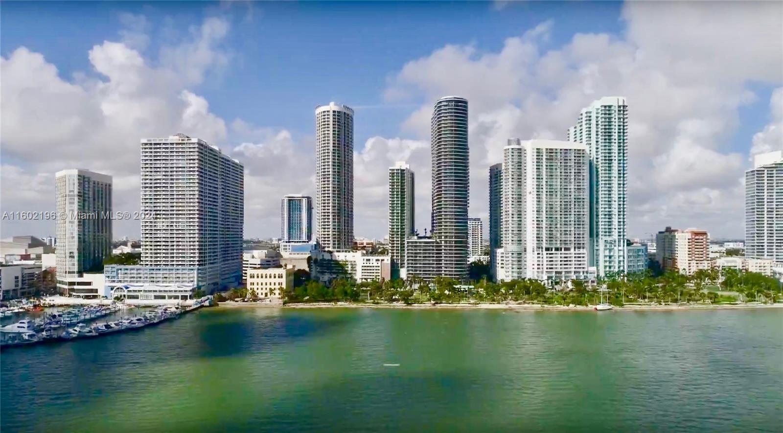 This luxury condo features a spacious floor plan, 1 Bed , 1.5 Bath with bay & city views that do not compare. Wood Floors, large master bath with spacious Walk-In closet. Open Kitchen,Living & Dinning Floor plan. One assigned Covered Parking.State of the art building access and security system & amazing features including 2 pools, fitness center with yoga & aerobics studios & a private roof terrace with expansive views. Convenient storage facilities, full-service business center & retail shops with an outdoor cafe.