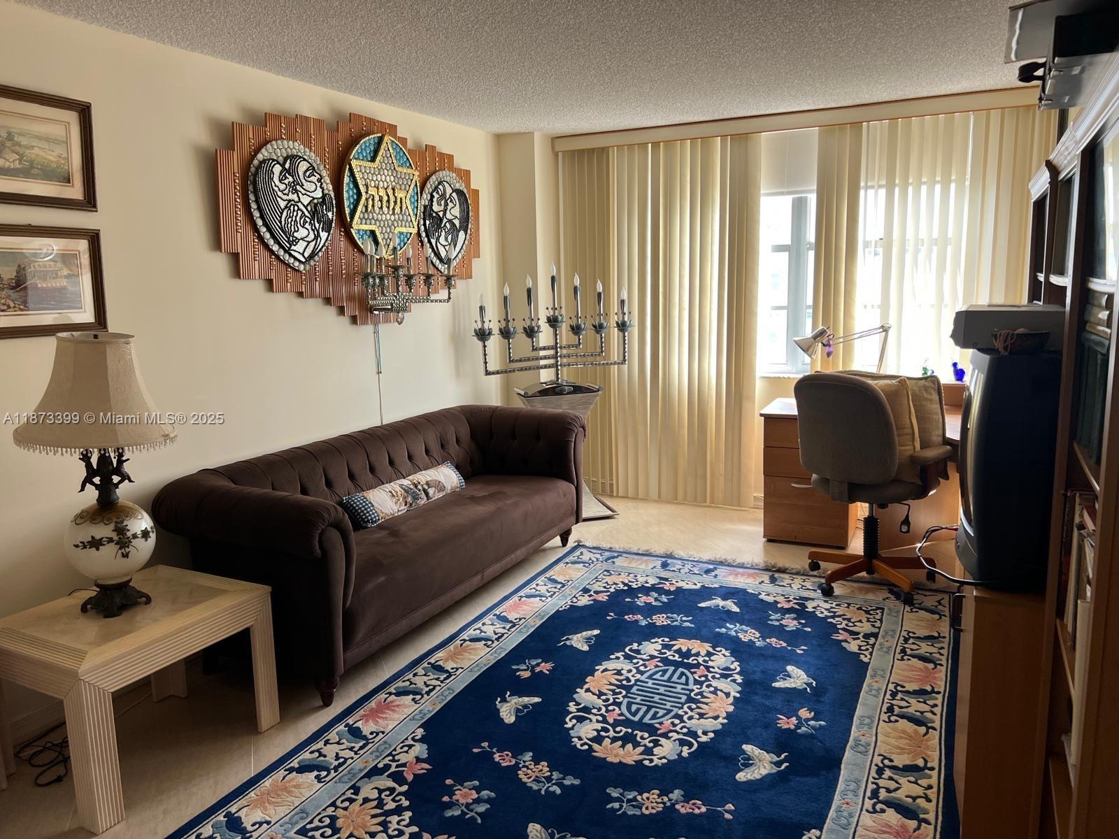 WINSTON TOWERS 200 - Residential