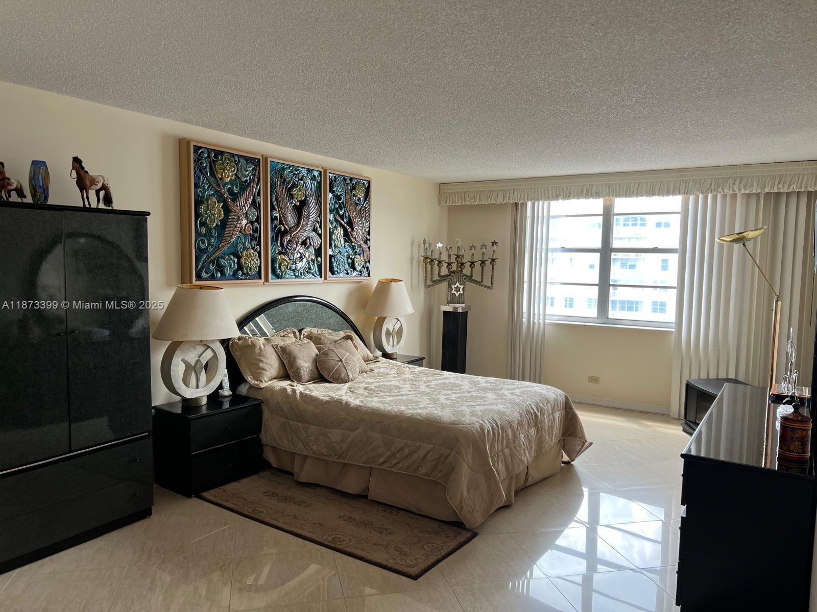 WINSTON TOWERS 200 - Residential
