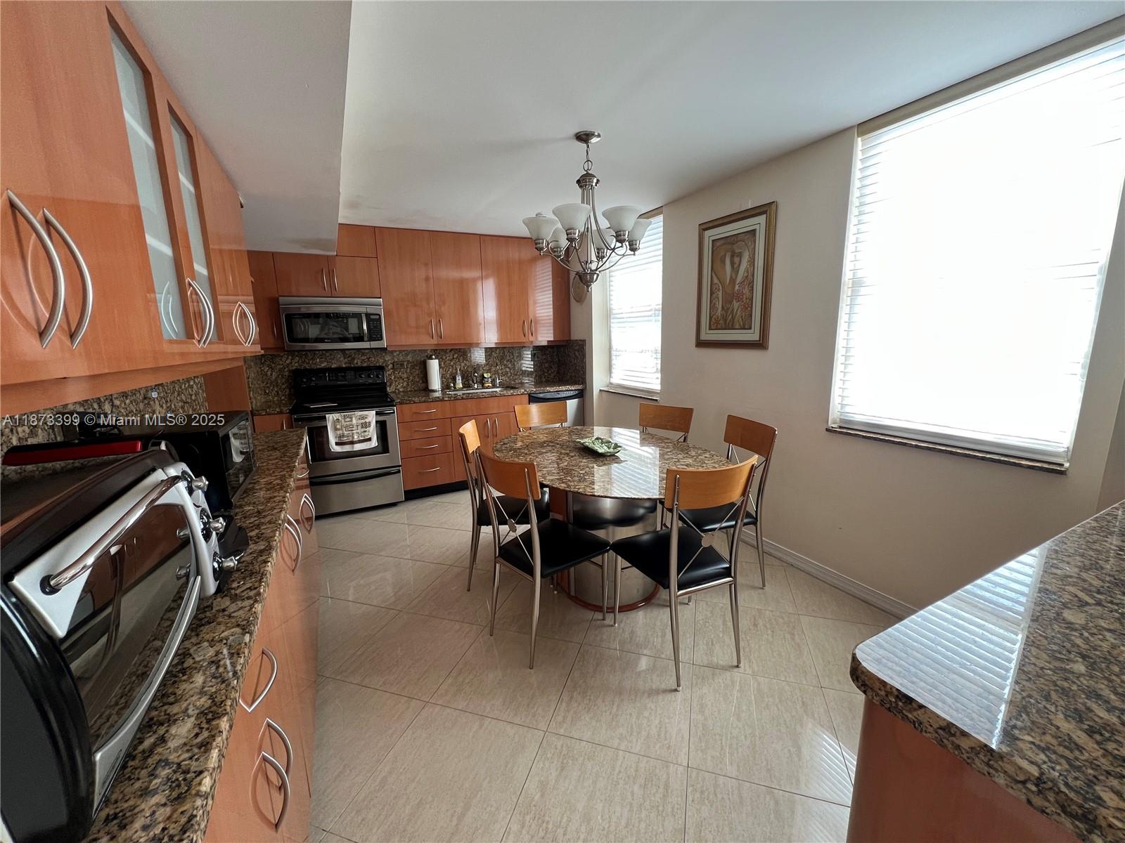 WINSTON TOWERS 200 - Residential