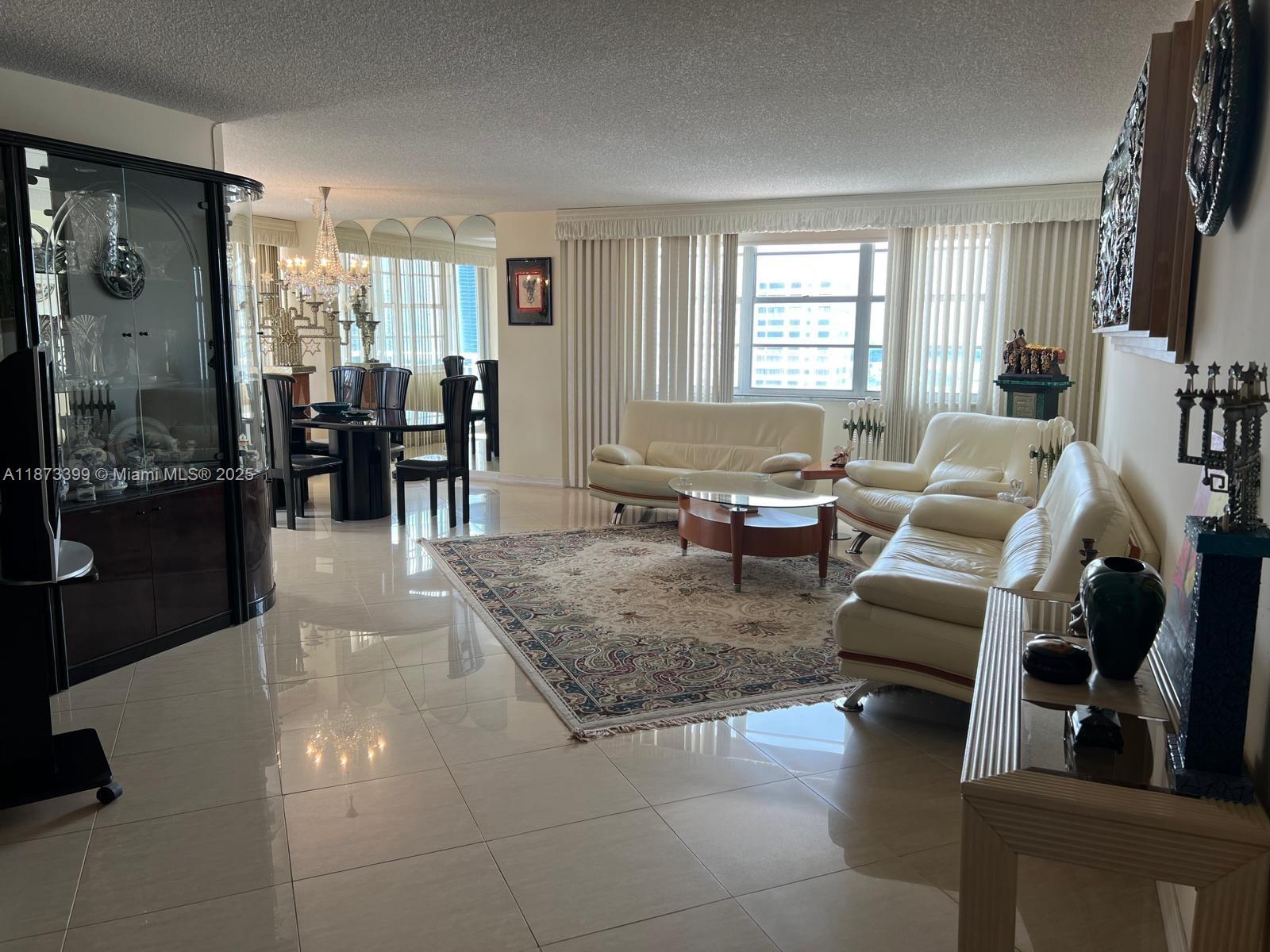 WINSTON TOWERS 200 - Residential