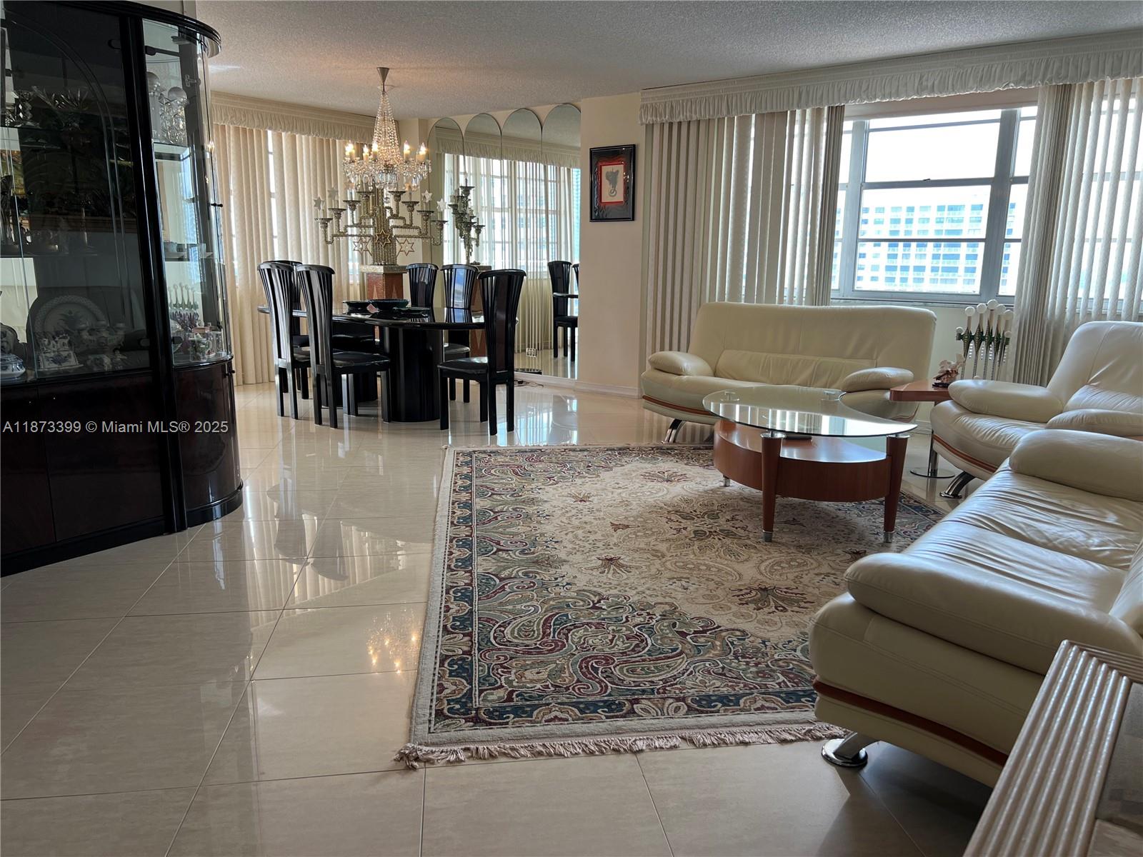WINSTON TOWERS 200 - Residential