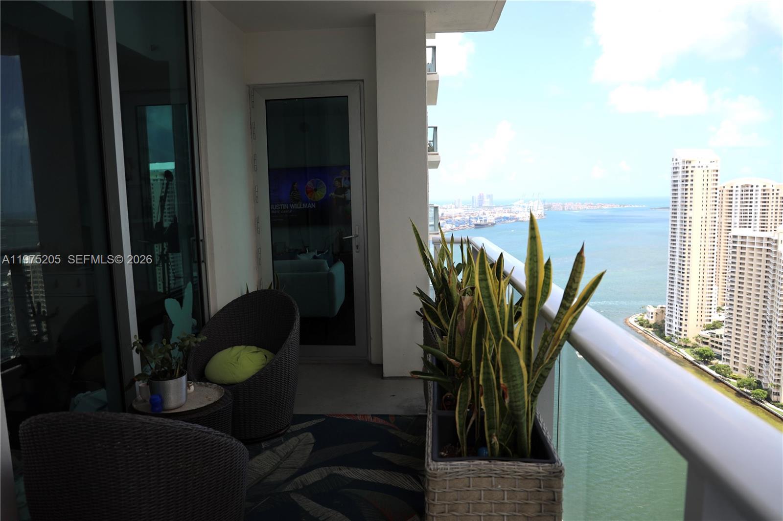 MET 1 CONDO - Residential