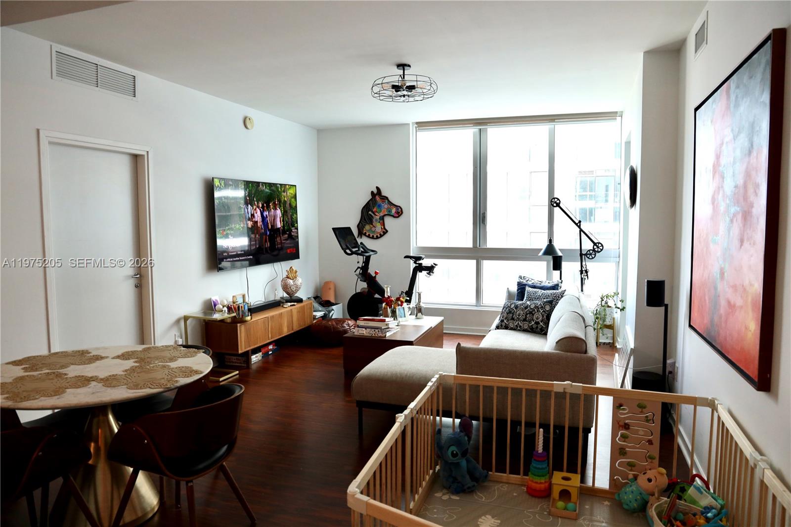 MET 1 CONDO - Residential