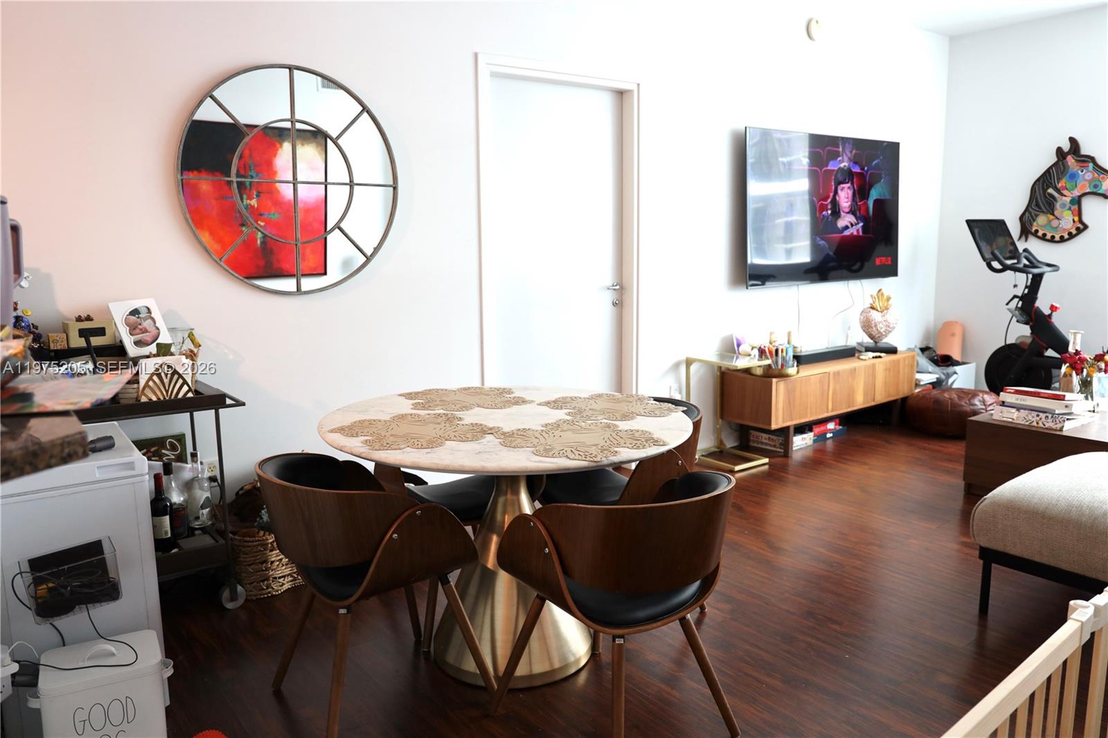 MET 1 CONDO - Residential