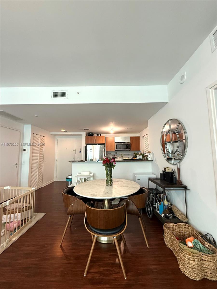 MET 1 CONDO - Residential