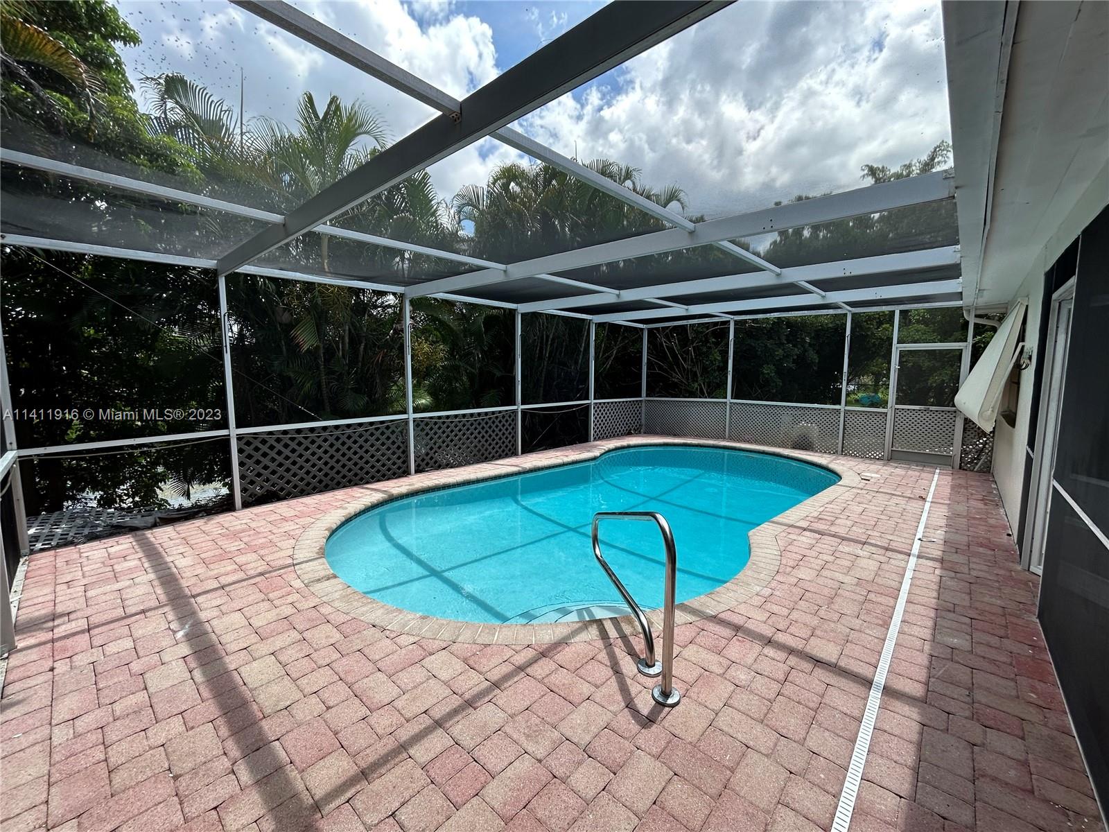SUNRISE GOLF VILLAGE SEC - Residential Lease