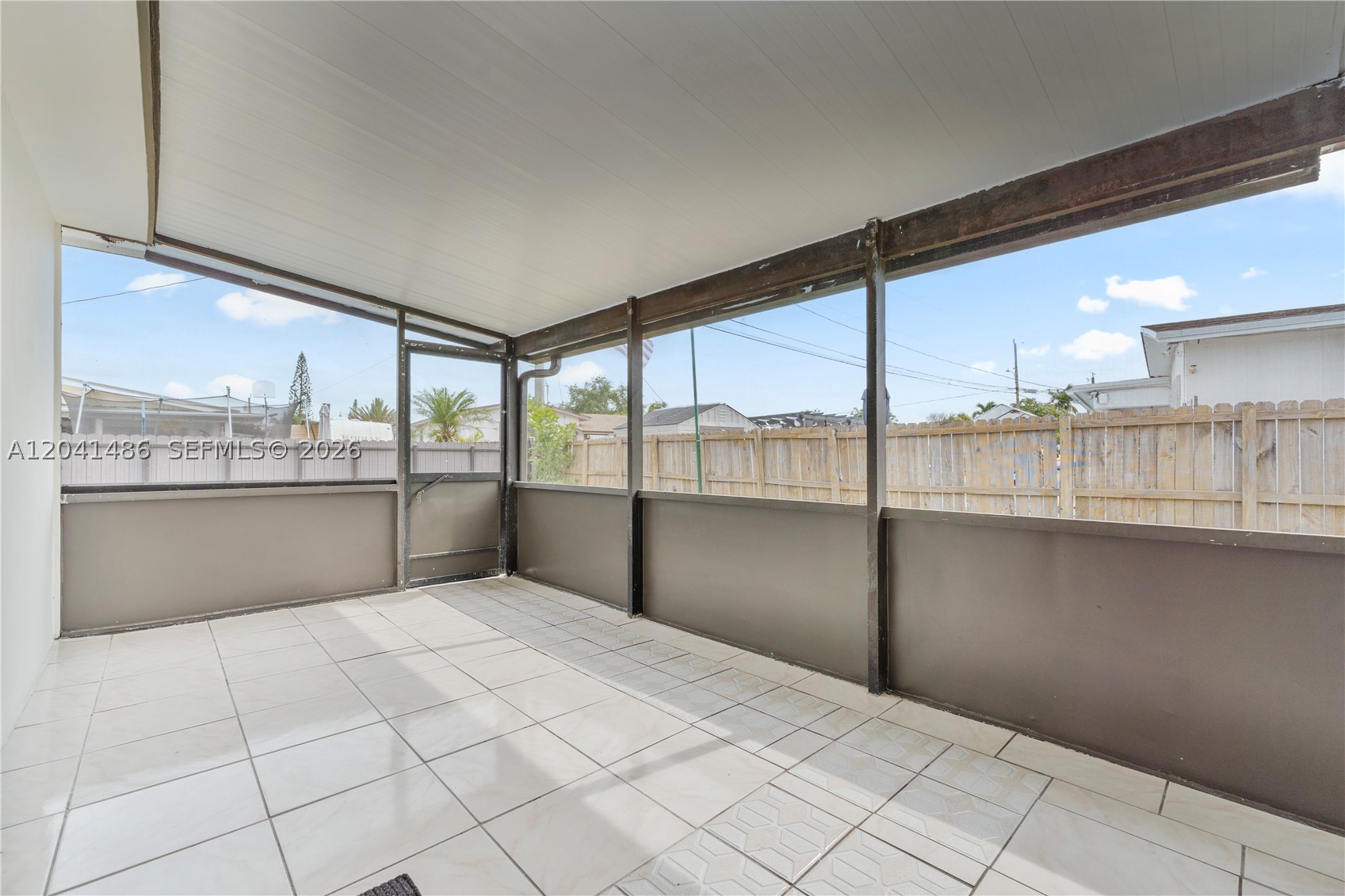 SO MIAMI HEIGHTS ADDN E - Residential