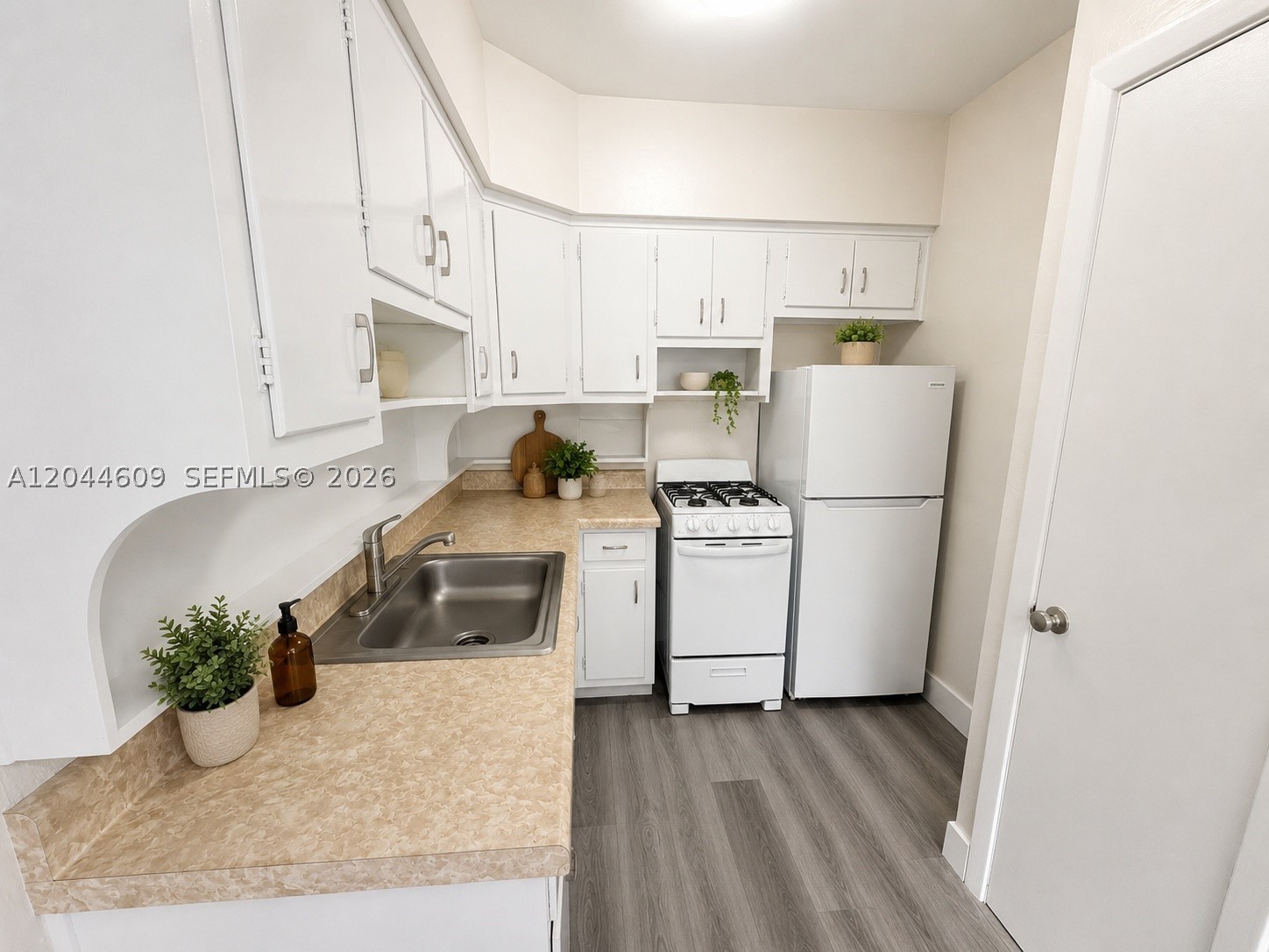 CORAL GABLES SEC L - Residential Lease