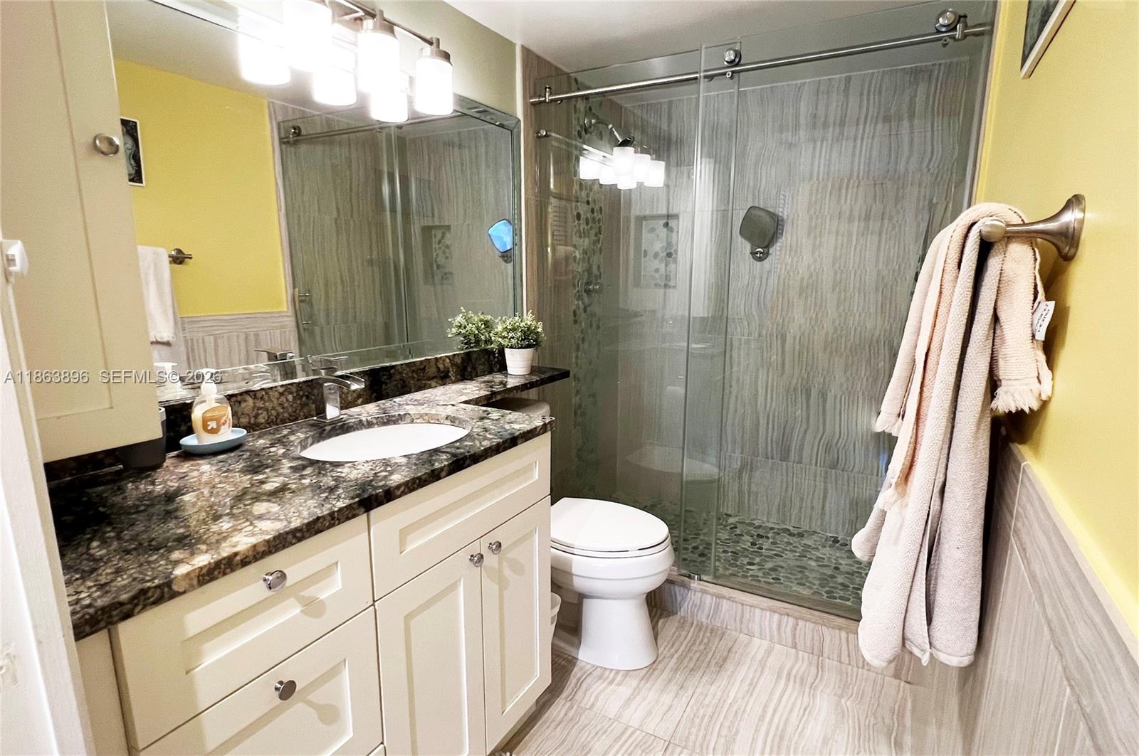 THE YACHT CLUB AT AVENTURA - Residential