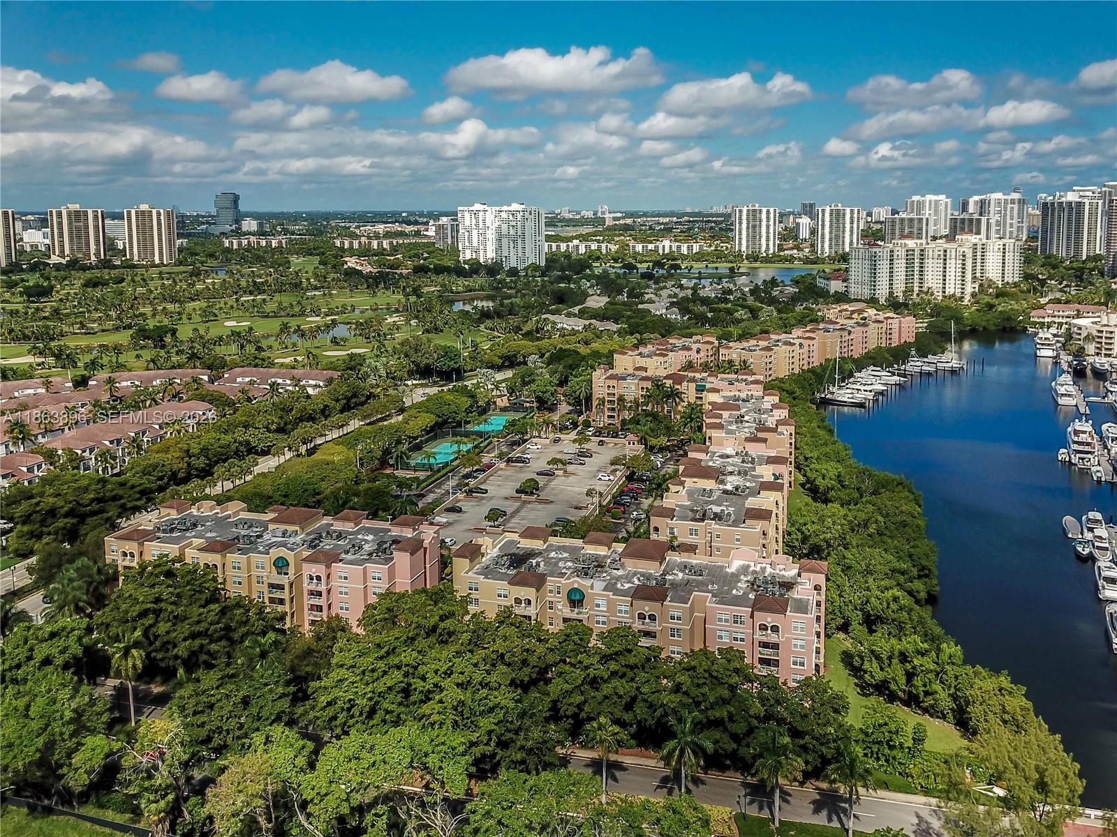 THE YACHT CLUB AT AVENTURA - Residential