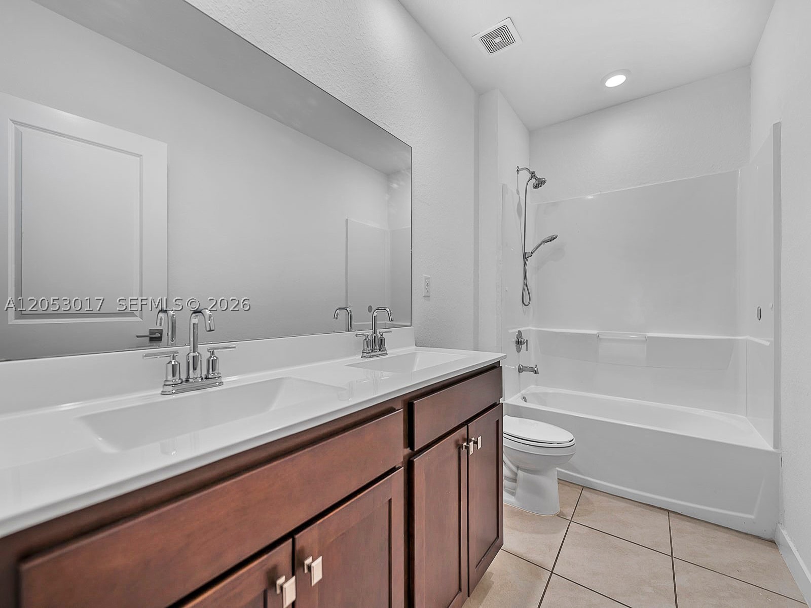 ROYAL HOMES WEST - Residential