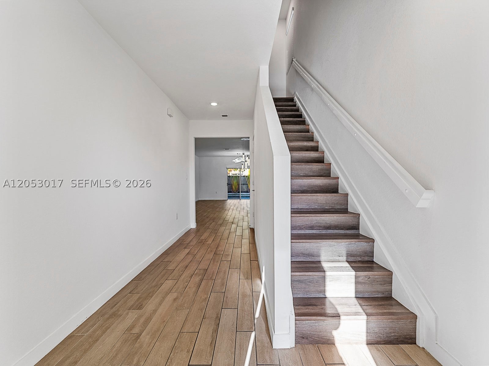 ROYAL HOMES WEST - Residential