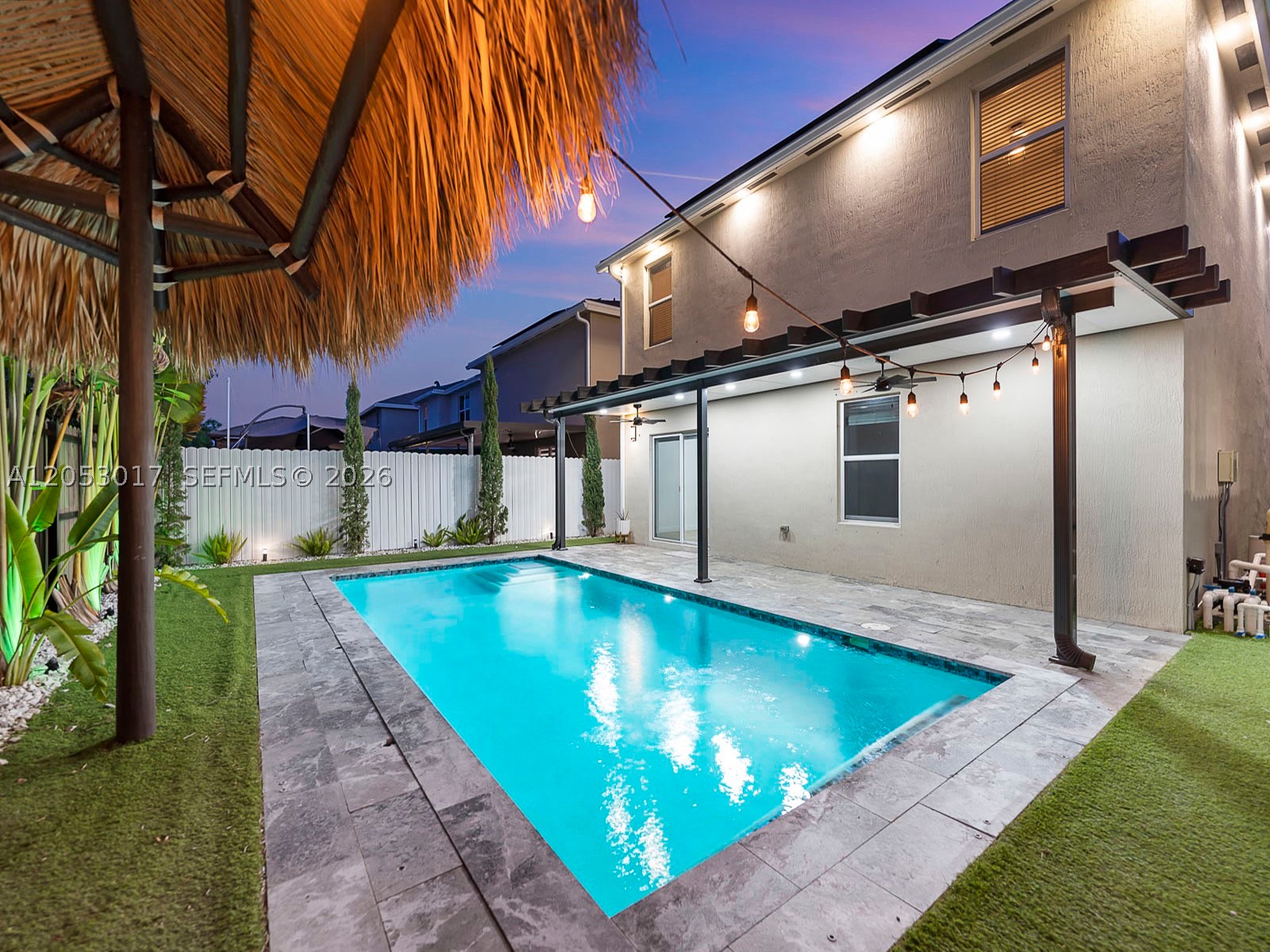 ROYAL HOMES WEST - Residential