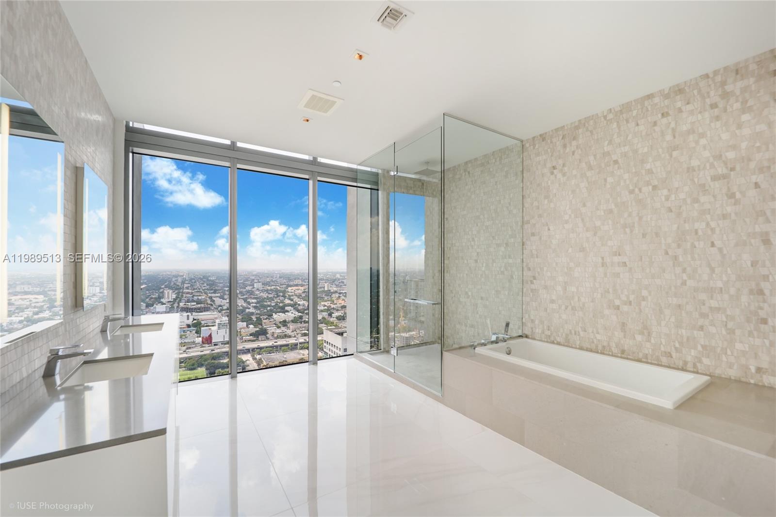 RISE CONDO - Residential