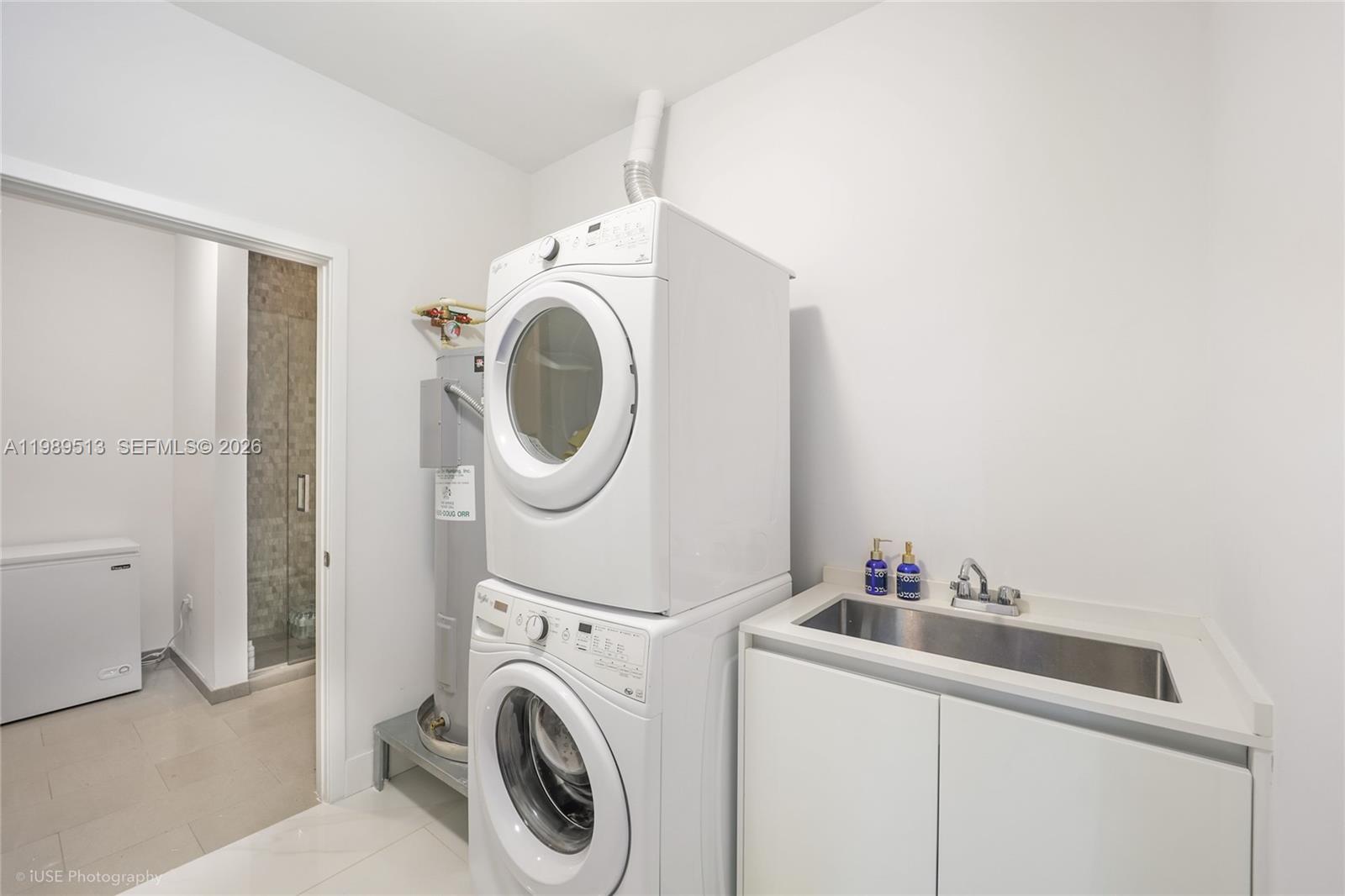 RISE CONDO - Residential
